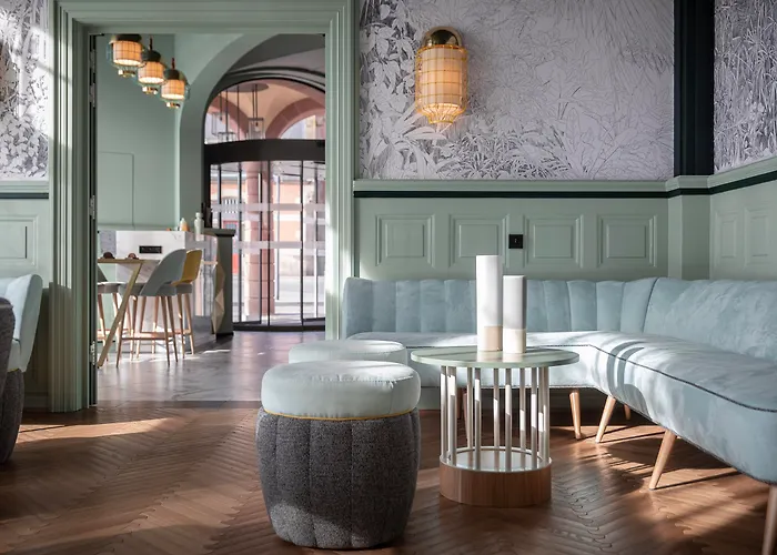 Grand Bristol By Collection