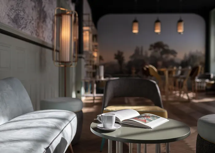 Grand Bristol By Collection